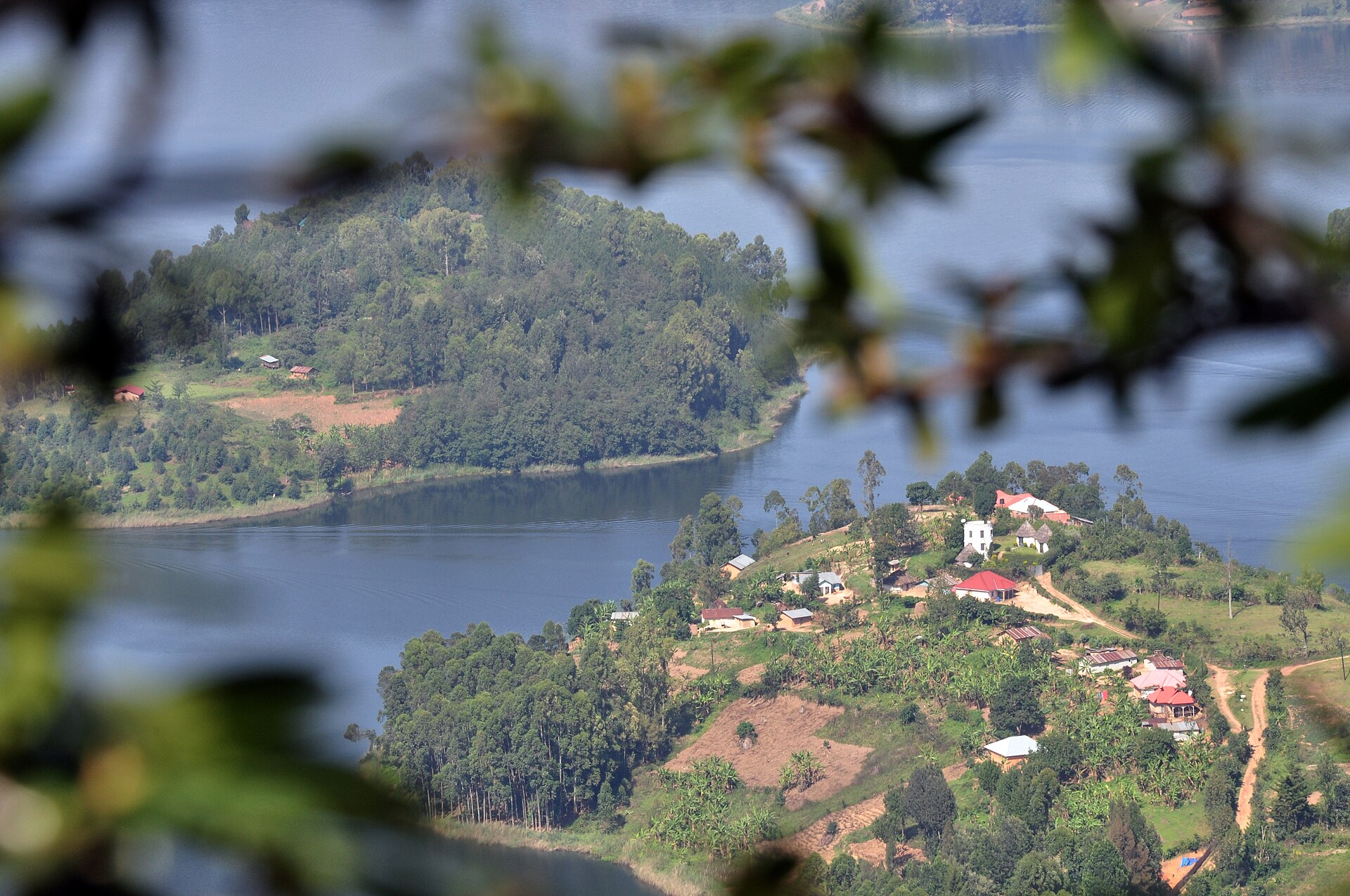 Lake Bunyonyi Retreats