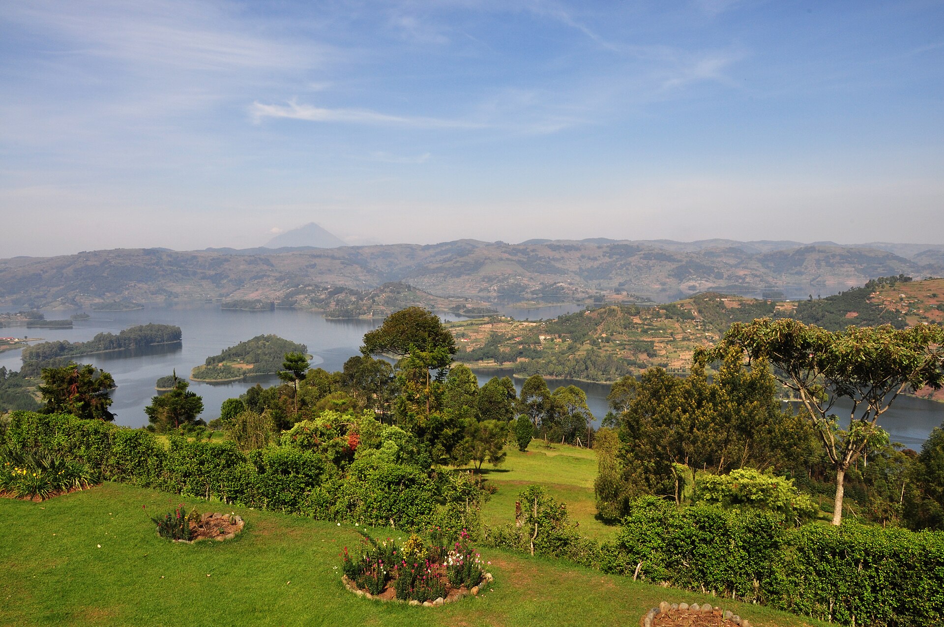 Lake Bunyonyi Retreats